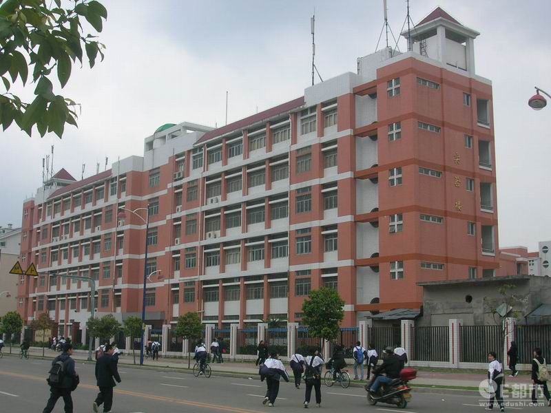 【福建】連盈學(xué)生床，解決學(xué)校招生難題，鐵床優(yōu)質(zhì)品牌找連盈
